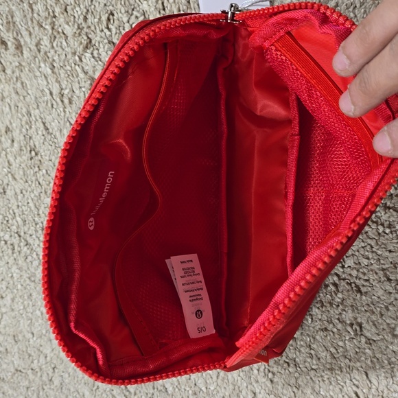 Everywhere Belt Bag 1L NWT - Picture 7 of 8